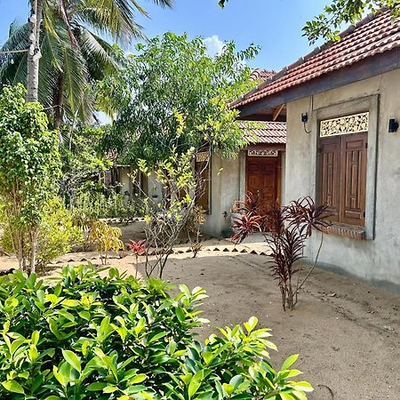 Arasi Resort カルピティヤ エクステリア 写真